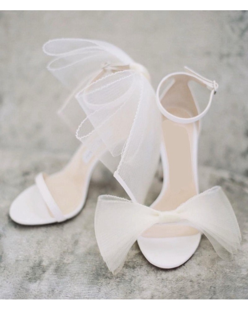 Scarpa da sposa con fiocco