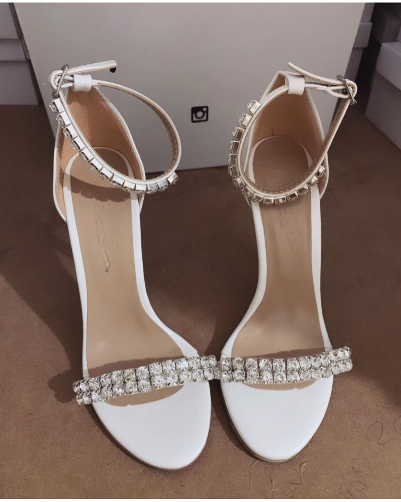 Scarpa da sposa con diamanti